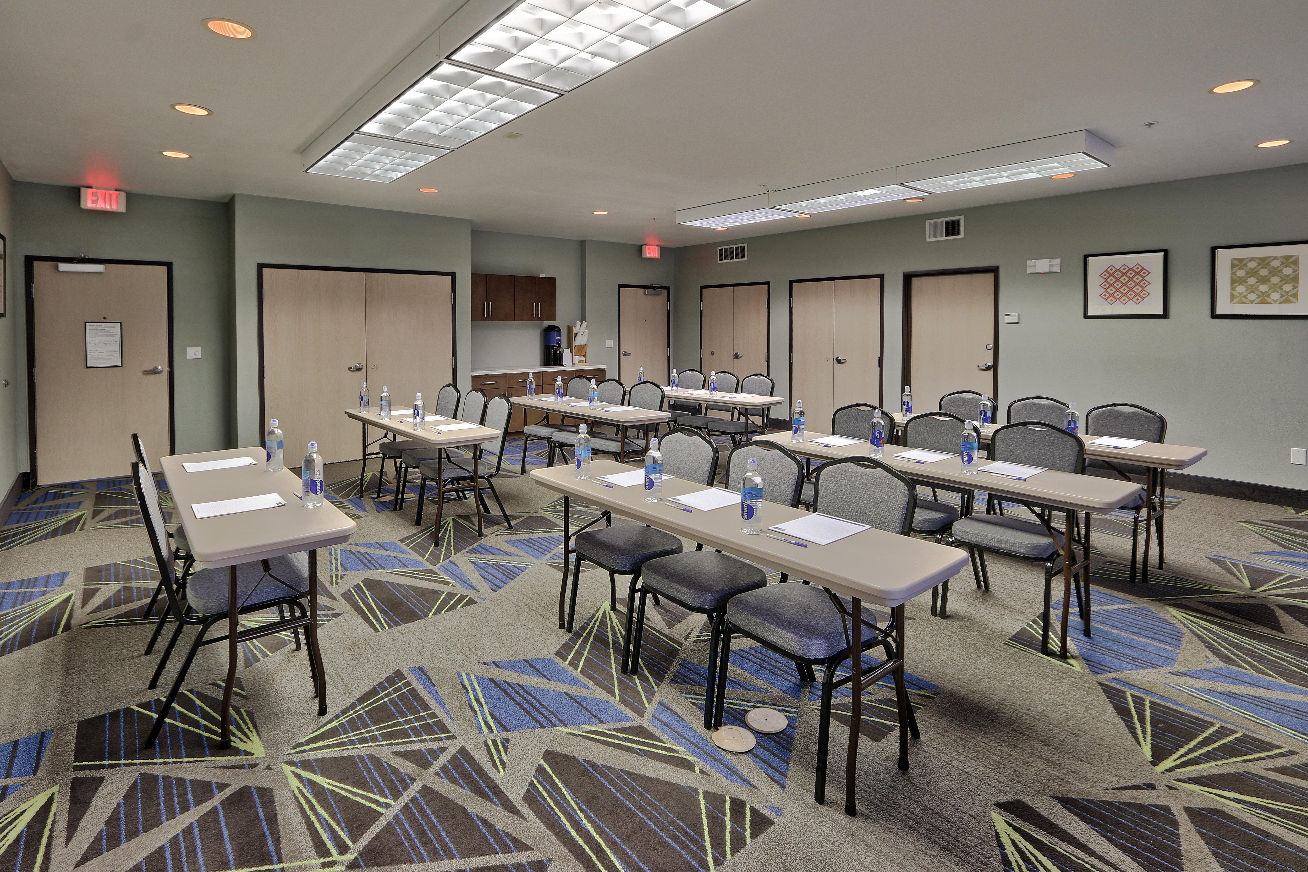 Holiday Inn Express & Suites Portales By Ihg Exterior foto