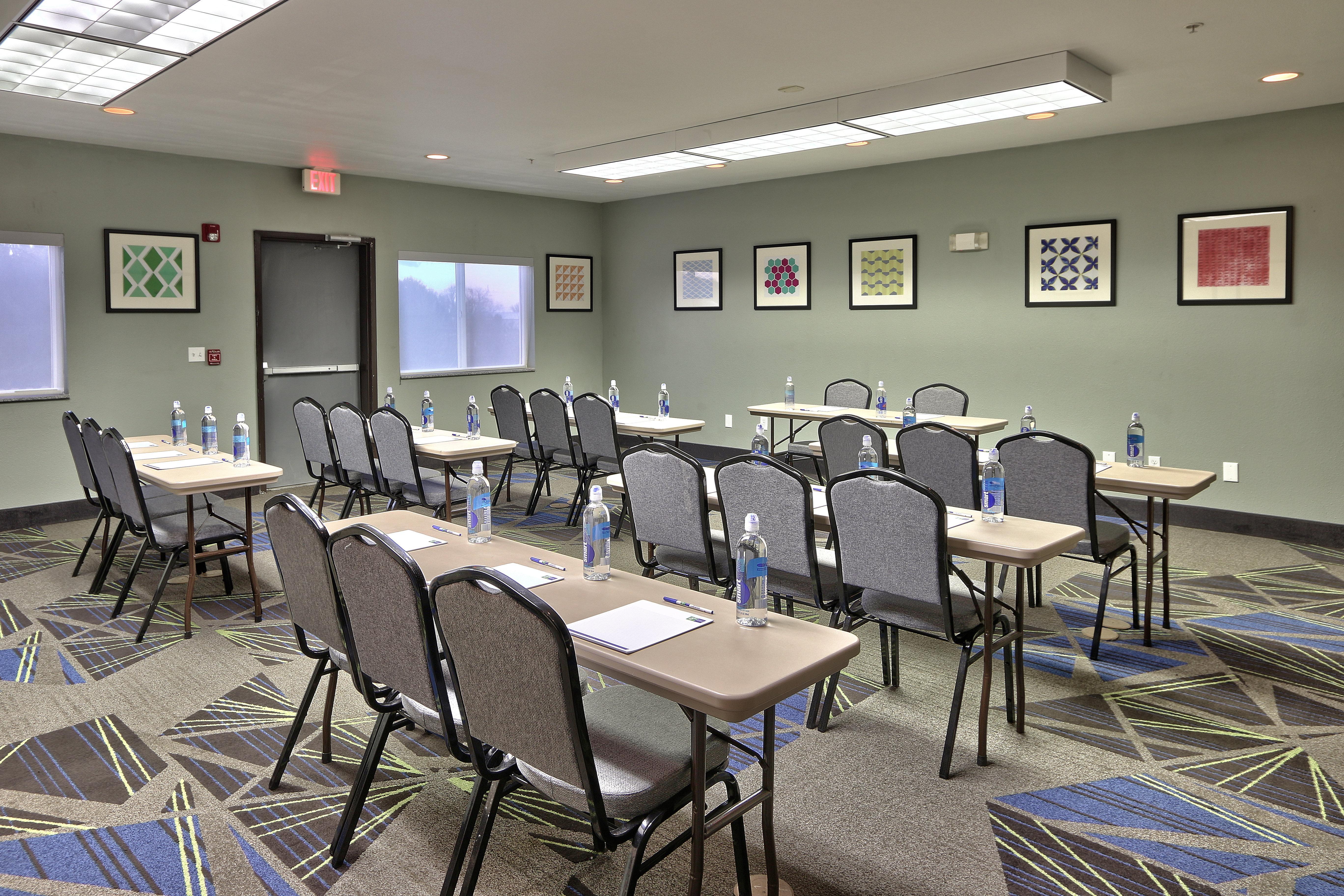 Holiday Inn Express & Suites Portales By Ihg Exterior foto
